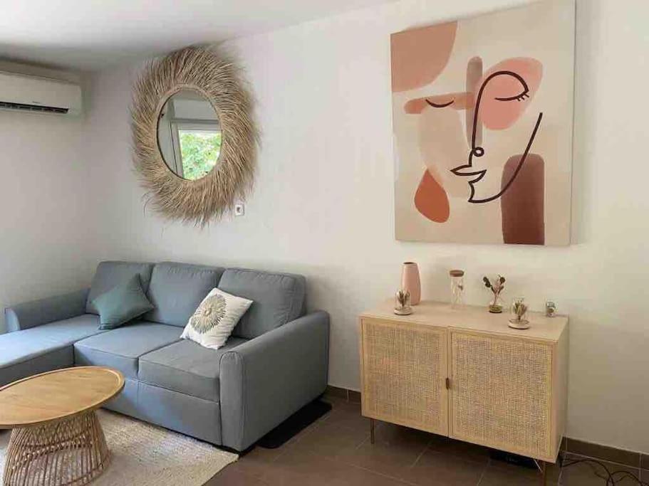 Tres Bel Appartement Contemporain Et Calme เฟรฌูส ภายนอก รูปภาพ