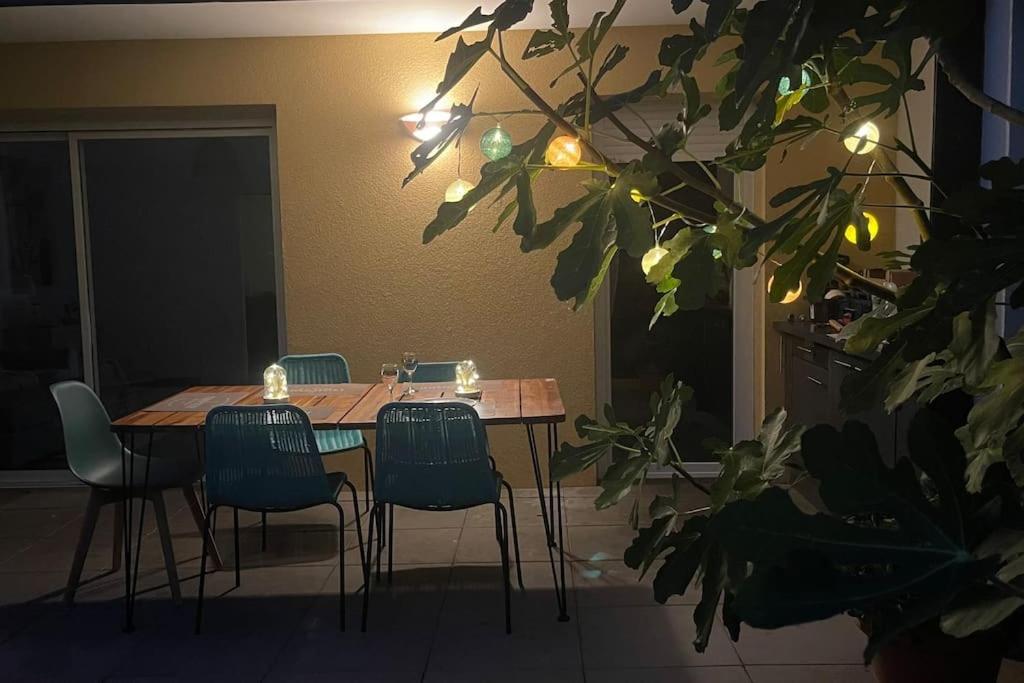 Tres Bel Appartement Contemporain Et Calme เฟรฌูส ภายนอก รูปภาพ