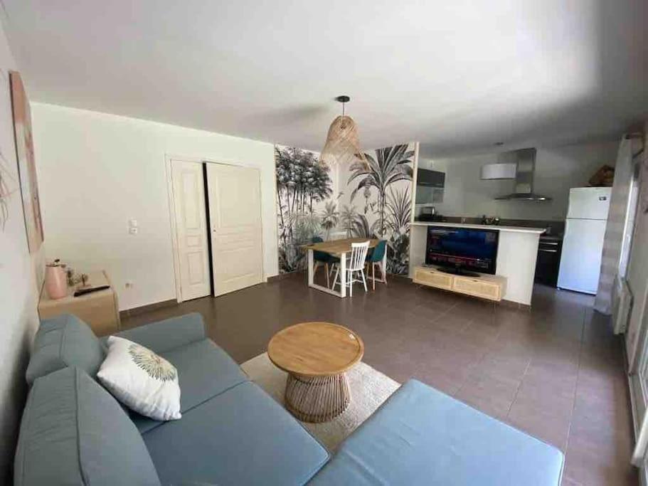 Tres Bel Appartement Contemporain Et Calme เฟรฌูส ภายนอก รูปภาพ