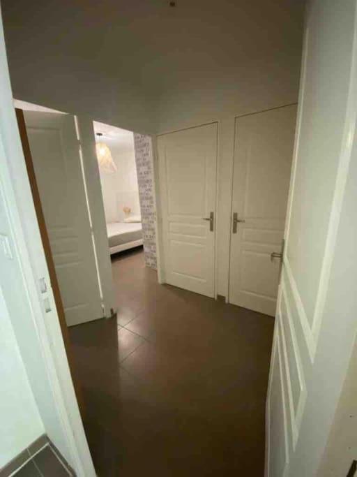Tres Bel Appartement Contemporain Et Calme เฟรฌูส ภายนอก รูปภาพ