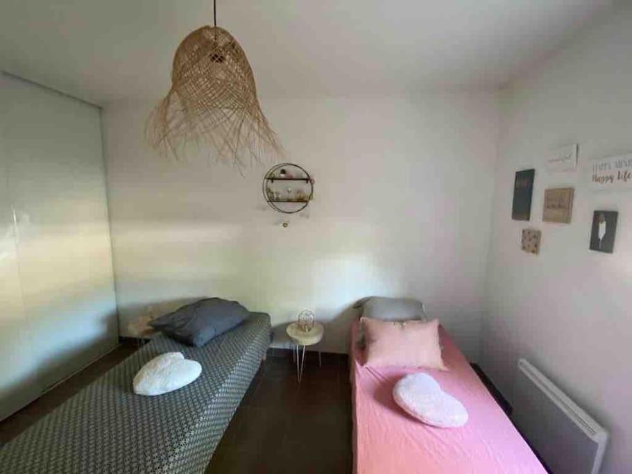 Tres Bel Appartement Contemporain Et Calme เฟรฌูส ภายนอก รูปภาพ